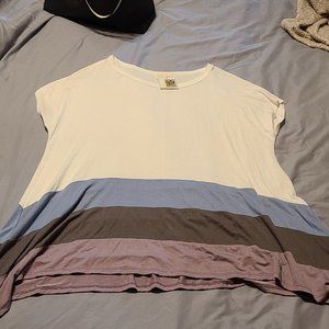 Short sleeve tunic style shirt size S NWT